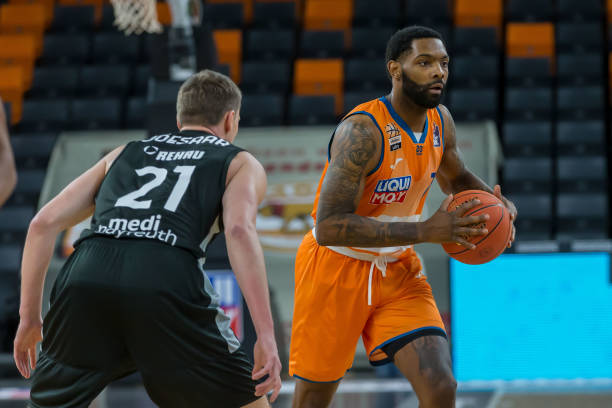 2国足的 2国足的